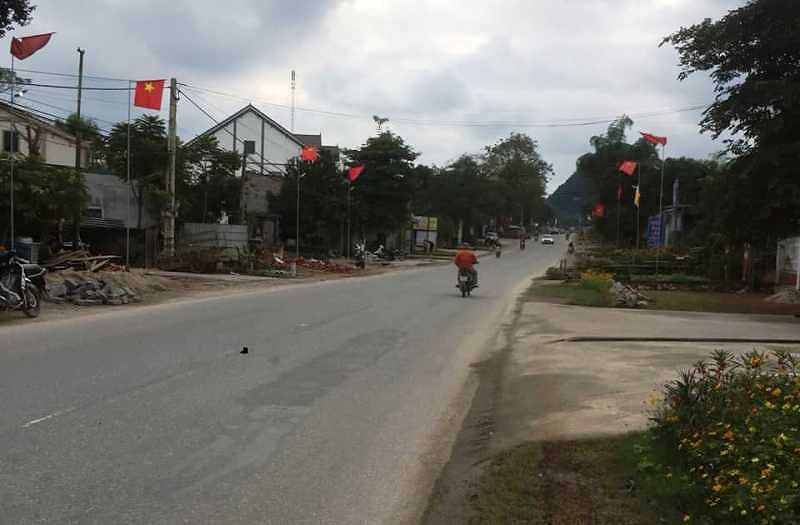 Truy tìm xe ô tô tông chết cụ bà trong những ngày cuối năm