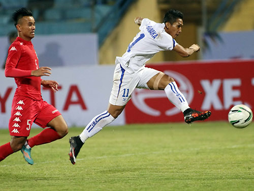 Messi Campuchia từng lập hat-trick khiến Anh Đức ôm hận ở sân Hàng Đẫy