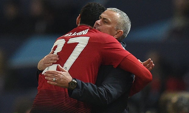 Fellaini - Vũ khí bí mật hay phát minh vĩ đại của Mourinho?