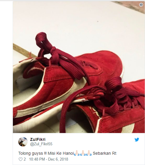 CĐV Malaysia lũ lượt rao bán đồ cá nhân lấy tiền mua vé sang Việt Nam xem chung kết