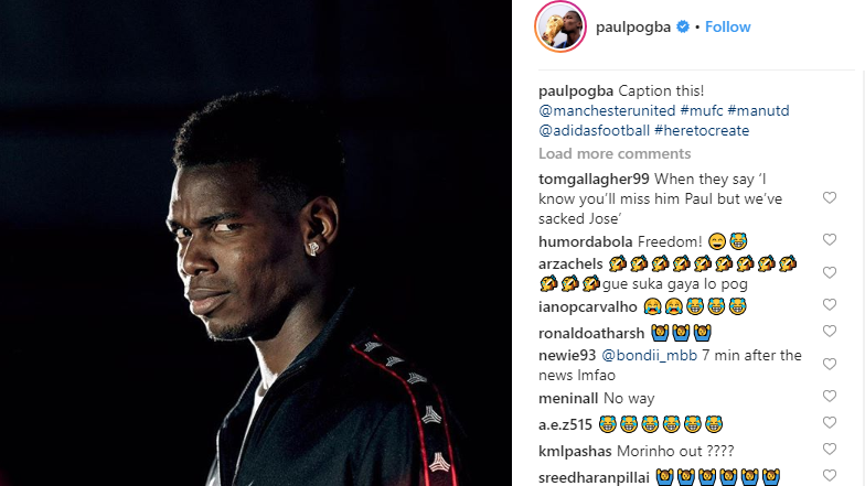Paul Pogba đập tay ăn mừng đầy phấn khích với đồng đội trong phòng thay đồ sau khi nghe tin Mourinho bị sa thải