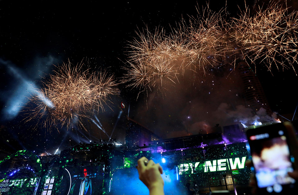 Đại tiệc pháo hoa trên bầu trời châu Á chào đón năm mới 2019