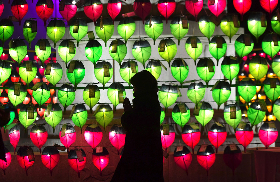 Đại tiệc pháo hoa trên bầu trời châu Á chào đón năm mới 2019