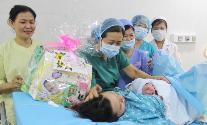 Những công dân đầu tiên chào đời năm 2019