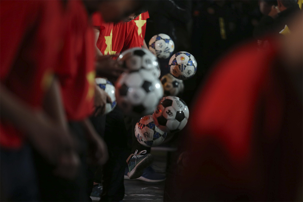 Đình Trọng, Noo Phước Thịnh lập kỷ lục đặc biệt trong đêm giao thừa