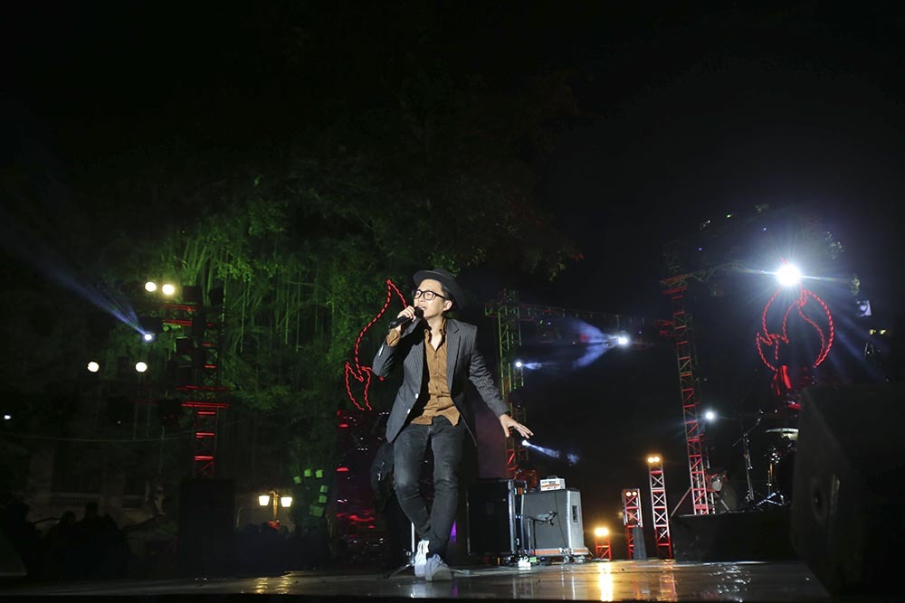 Đình Trọng, Noo Phước Thịnh lập kỷ lục đặc biệt trong đêm giao thừa