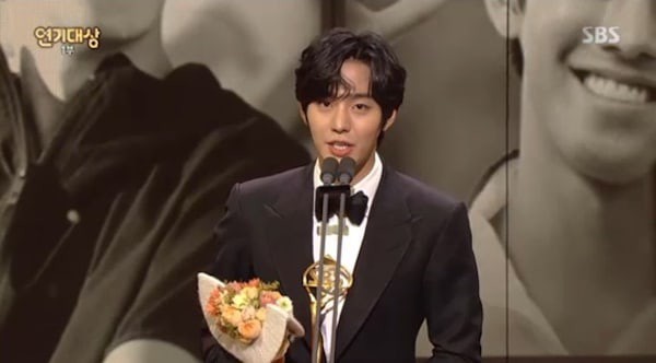 Kết quả trao giải hai đài danh giá xứ Hàn KBS và SBS Drama Awards 2018: Chán chả buồn nói!