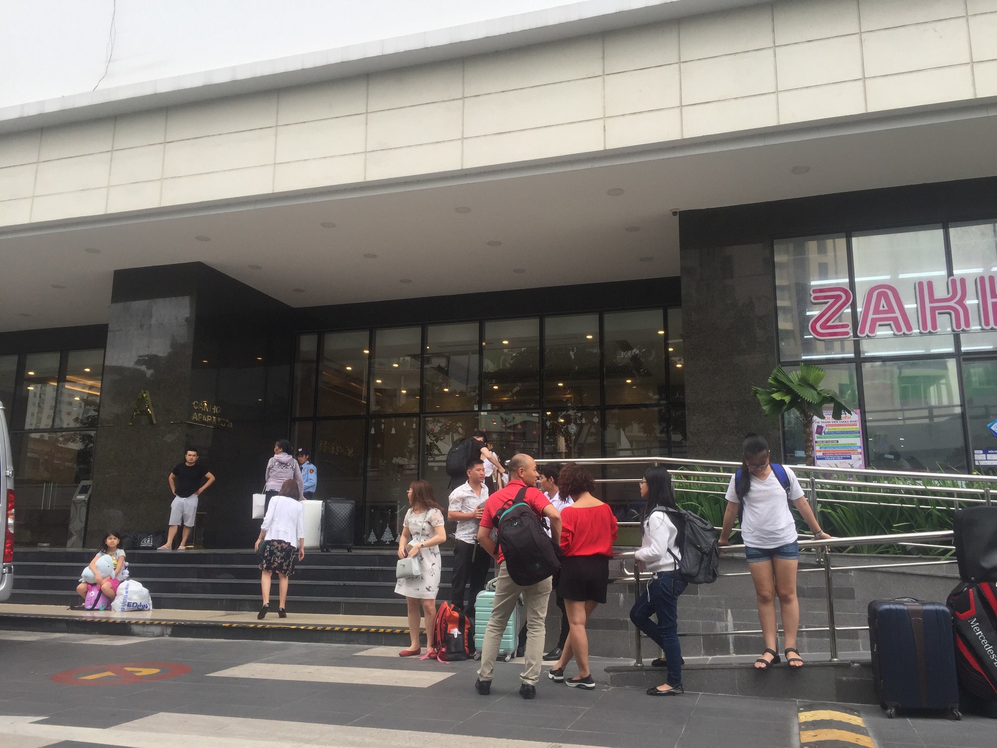 TP.HCM: Em bé 4 tuổi tử vong thương tâm sau tiếng động mạnh ở tầng 8 chung cư River Gate