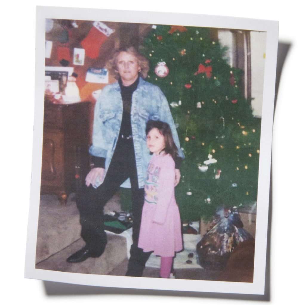 Con gái gửi thư cho cha quá cố bất ngờ nhận được hồi đáp