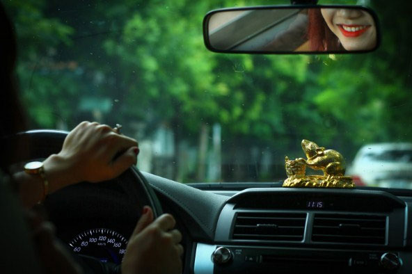 5 vật GÂY HỌA chớ dại gì mà đặt trên ô tô, không cẩn thận tai nạn chết người, tổn hại cả gia đình 5 vật GÂY HỌA chớ dại gì mà đặt trên ô tô, không cẩn thận tai nạn chết người, tổn hại cả gia đình