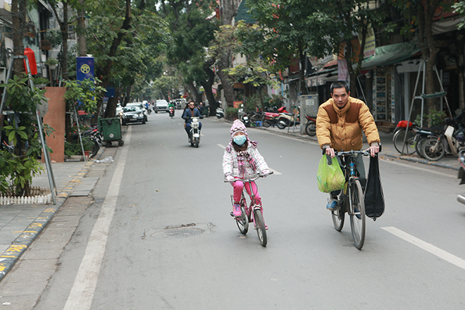 Phố phường Hà Nội vắng lặng, đẹp lạ trong cái rét đầu năm