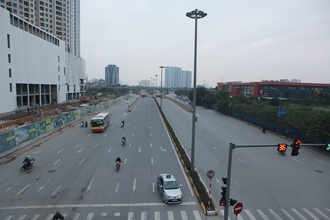 Phố phường Hà Nội vắng lặng, đẹp lạ trong cái rét đầu năm