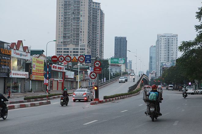 Phố phường Hà Nội vắng lặng, đẹp lạ trong cái rét đầu năm
