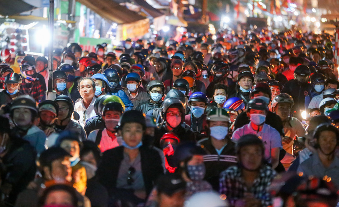 Cửa ngõ Sài Gòn tắc nghẽn ngày cuối kỳ nghỉ Tết Dương lịch