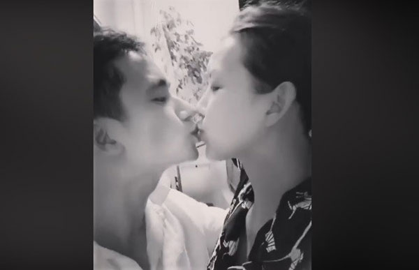 Sao Việt hạnh phúc đón năm mới 2019 bên gia đình, bạn bè