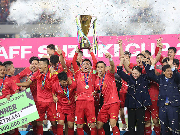 Tuyển Việt Nam bị coi thường ở Asian Cup: Thầy Park cười mỉm