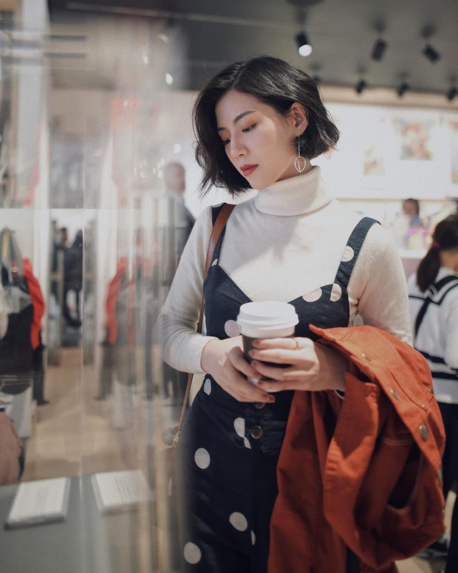 Áo cổ lọ thực sự có quyền năng giúp các nàng đạt 10 điểm thanh lịch, nhất là khi áp dụng 5 công thức sau Áo cổ lọ thực sự có quyền năng giúp các nàng đạt 10 điểm thanh lịch, nhất là khi áp dụng 5 công thức sau