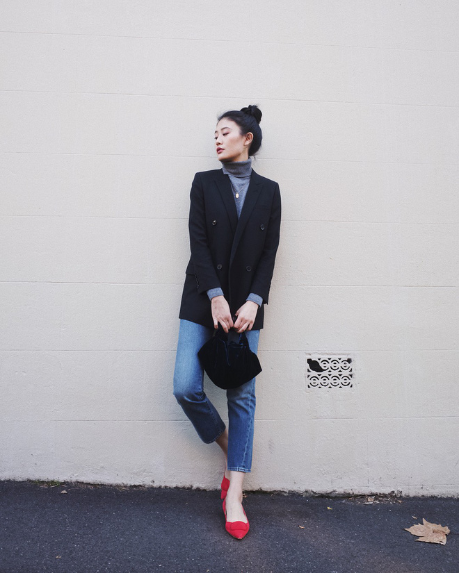 Áo cổ lọ thực sự có quyền năng giúp các nàng đạt 10 điểm thanh lịch, nhất là khi áp dụng 5 công thức sau Áo cổ lọ thực sự có quyền năng giúp các nàng đạt 10 điểm thanh lịch, nhất là khi áp dụng 5 công thức sau