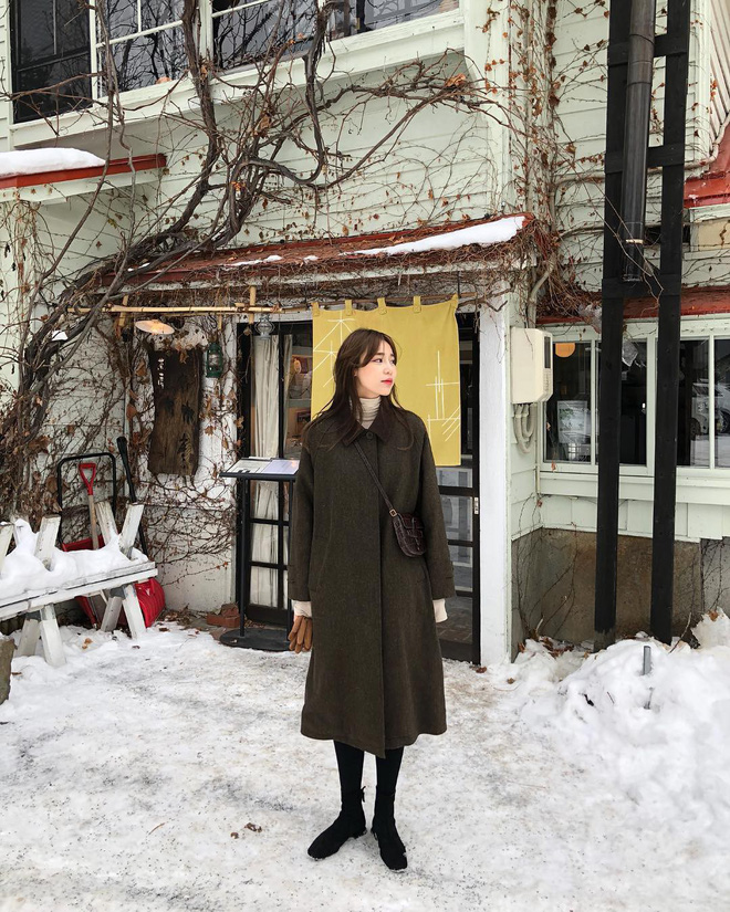 Áo cổ lọ thực sự có quyền năng giúp các nàng đạt 10 điểm thanh lịch, nhất là khi áp dụng 5 công thức sau Áo cổ lọ thực sự có quyền năng giúp các nàng đạt 10 điểm thanh lịch, nhất là khi áp dụng 5 công thức sau