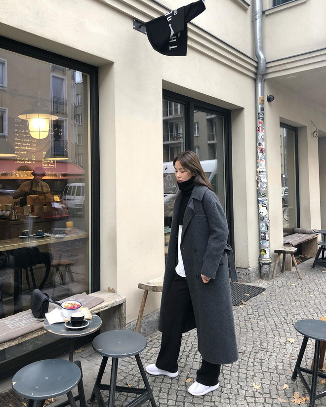 Áo cổ lọ thực sự có quyền năng giúp các nàng đạt 10 điểm thanh lịch, nhất là khi áp dụng 5 công thức sau Áo cổ lọ thực sự có quyền năng giúp các nàng đạt 10 điểm thanh lịch, nhất là khi áp dụng 5 công thức sau