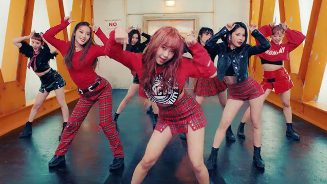 Nhìn lại các xu hướng thời trang từng khuấy động Kpop trong năm 2018