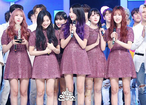 Nhìn lại các xu hướng thời trang từng khuấy động Kpop trong năm 2018