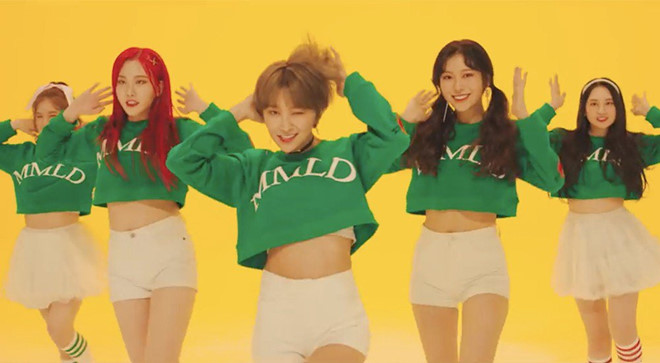 Nhìn lại các xu hướng thời trang từng khuấy động Kpop trong năm 2018