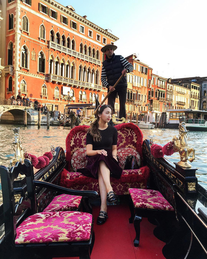 Hội bạn thân xinh đẹp, toàn du học sinh của 2 chị em hot girl Lào gốc Việt