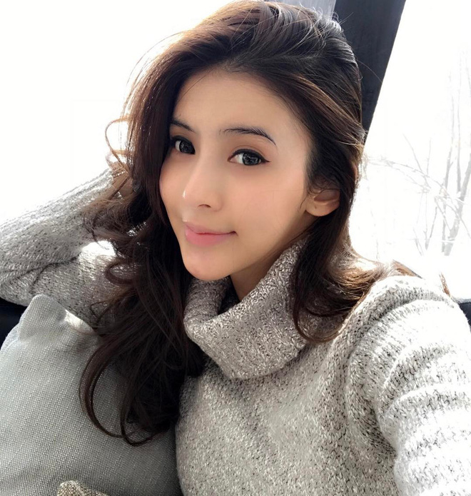 Hội bạn thân xinh đẹp, toàn du học sinh của 2 chị em hot girl Lào gốc Việt