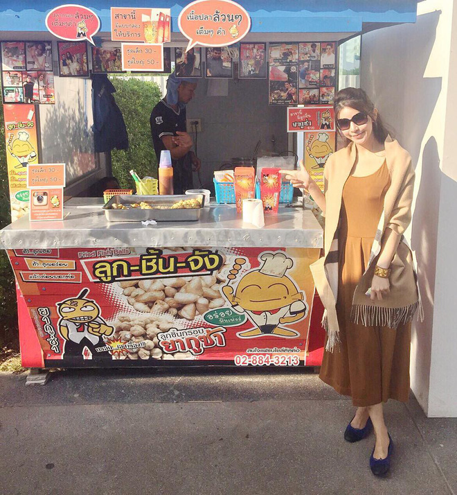 Hội bạn thân xinh đẹp, toàn du học sinh của 2 chị em hot girl Lào gốc Việt