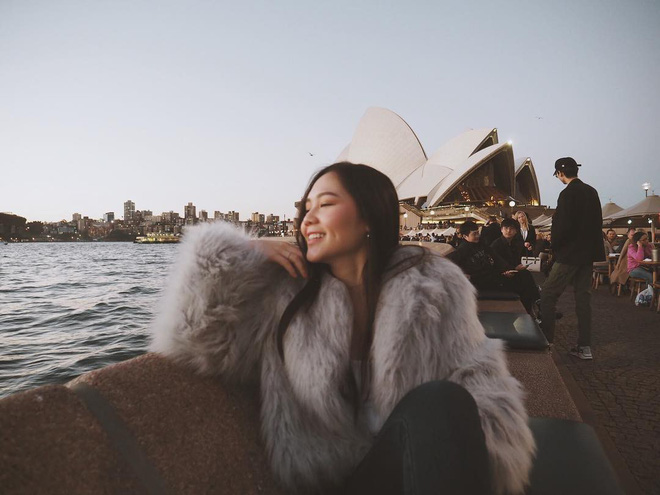 Hội bạn thân xinh đẹp, toàn du học sinh của 2 chị em hot girl Lào gốc Việt