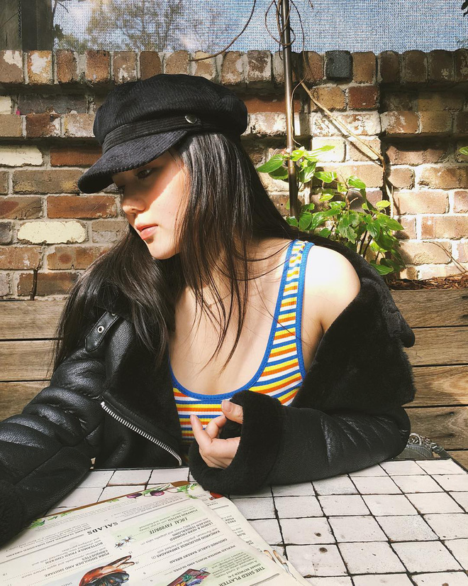 Hội bạn thân xinh đẹp, toàn du học sinh của 2 chị em hot girl Lào gốc Việt