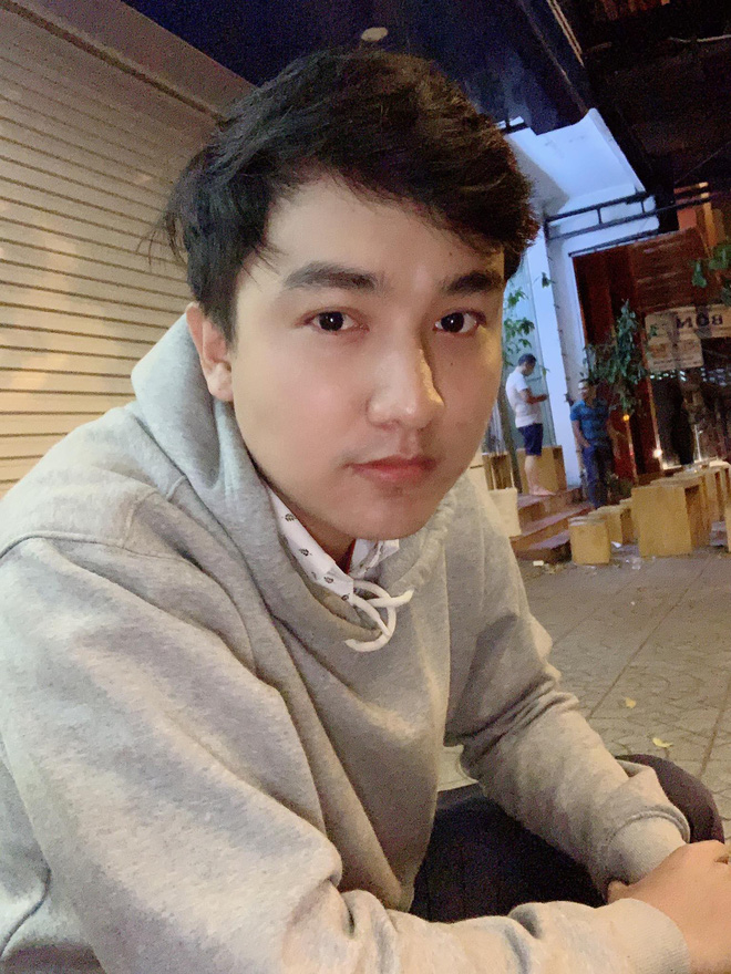 Kể khổ bị dị ứng thuốc, môi sưng tều đúng ngày đầu năm 2019, nam thanh niên lại được chú ý rần rần bởi nhan sắc thực sự phía sau