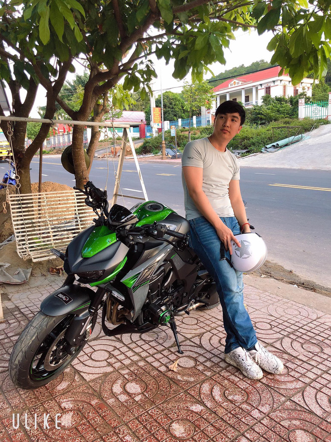 Kể khổ bị dị ứng thuốc, môi sưng tều đúng ngày đầu năm 2019, nam thanh niên lại được chú ý rần rần bởi nhan sắc thực sự phía sau