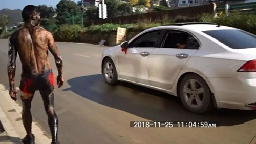 Chú rể Trung Quốc kiện bạn bè vì trò đùa tai hại trong ngày cưới