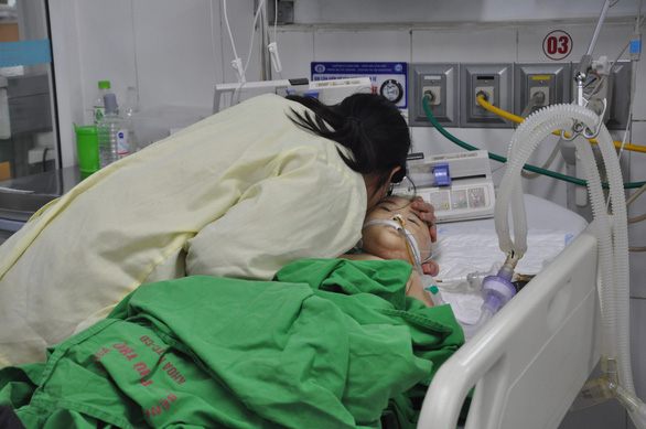 Bé 4 tuổi hiến tặng giác mạc giúp hai thanh niên có ánh sáng