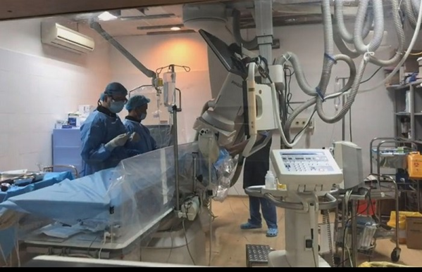 Người đàn ông bị nhồi máu cơ tim khi đi bộ trong lạnh 10 độ