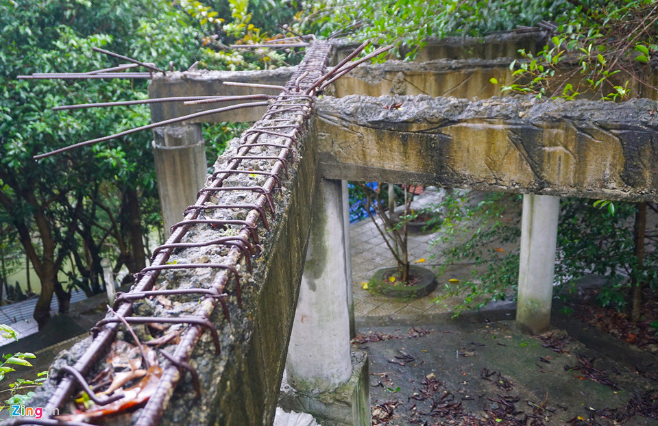 Video - Ảnh: Tháo dỡ biệt phủ 100 tỷ của đại gia vàng xây trái phép ở Đà Nẵng