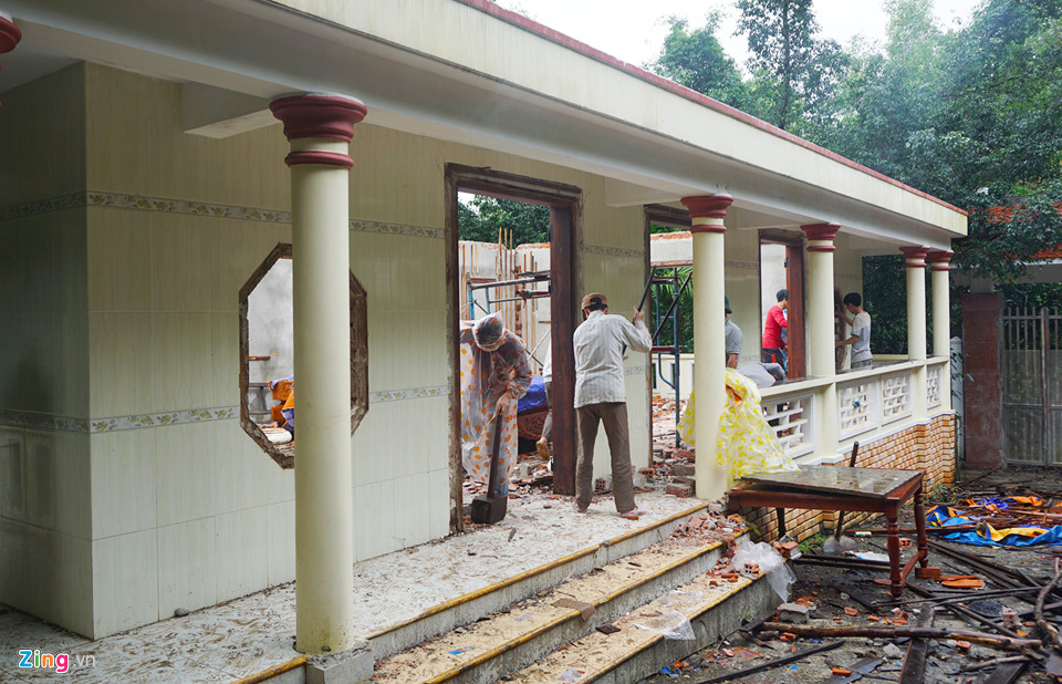 Video - Ảnh: Tháo dỡ biệt phủ 100 tỷ của đại gia vàng xây trái phép ở Đà Nẵng