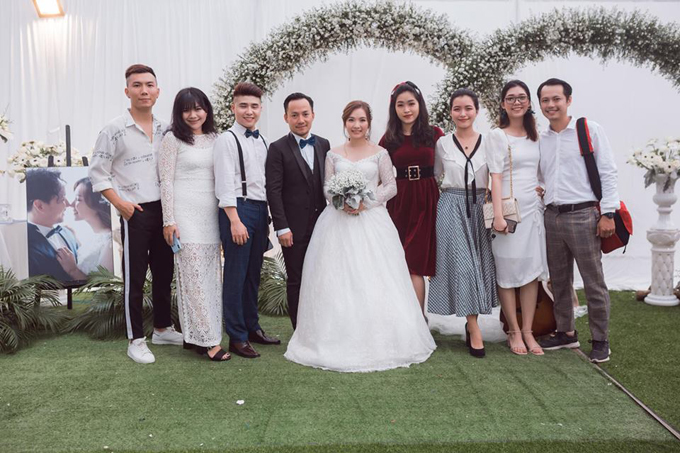 Tiến Đạt khoe ảnh hôn lễ tại Bình Thuận