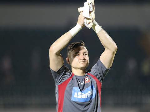 Muangthong United mua lại hợp đồng của Văn Lâm ở Hải Phòng