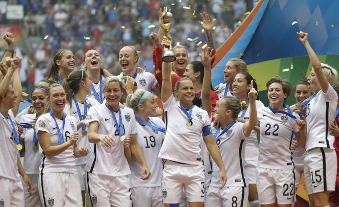 Messi, Mourinho và 10 dự đoán cho bóng đá quốc tế năm 2019