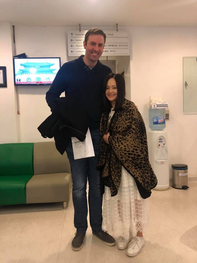 Lan Phương nhập viện vì ngộ độc thực phẩm, truyền ba chai nước biển đêm giao thừa