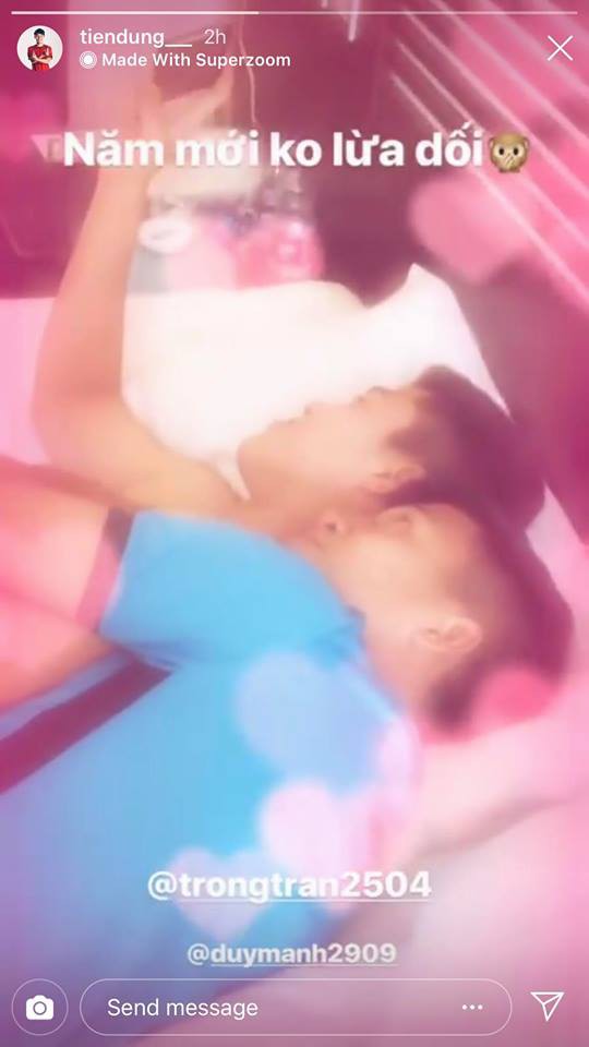 Màn drama thổ huyết chào năm mới: Vừa thề thốt 1 lòng chung thủy với Trọng ỉn, Tư Dũng đã công khai quay sang ôm ấp Duy Mạnh