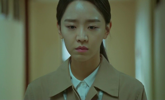 Chặt gà bị đứt tay, mẹ chồng lo lắng tới băng bó giúp nhưng câu nói sau cùng mới khiến nàng dâu bật khóc