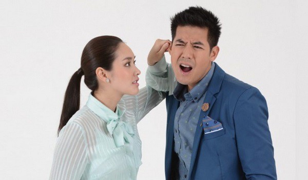 Bị vợ đuổi, chồng ngoan bỏ hẳn nhà đi chơi, ai ngờ sáng hôm sau nhìn sang người nằm cạnh mà chết điếng