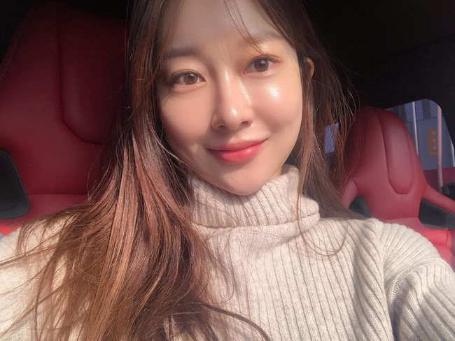 Thử nghĩ xem các nàng có đang mắc 3 sai lầm này khi thoa kem mắt khiến hiệu quả giảm đi phân nửa không nhé!