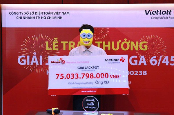 Trên đường đi lễ chùa, mua tấm vé số trúng độc đắc 22 tỷ