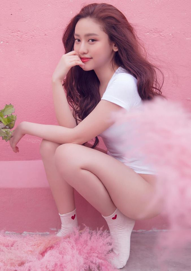 Hot girl Thuý Vy tổng kết về tiền bạc năm 2018: Chúc cho bản thân mặt ngày càng dày thêm