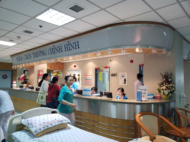 2 du khách bị đánh bom ở Ai Cập về TP.HCM được điều trị tích cực